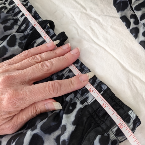 PINK EUC track jacket shorts snow leopard XS black - Picture 13 of 16